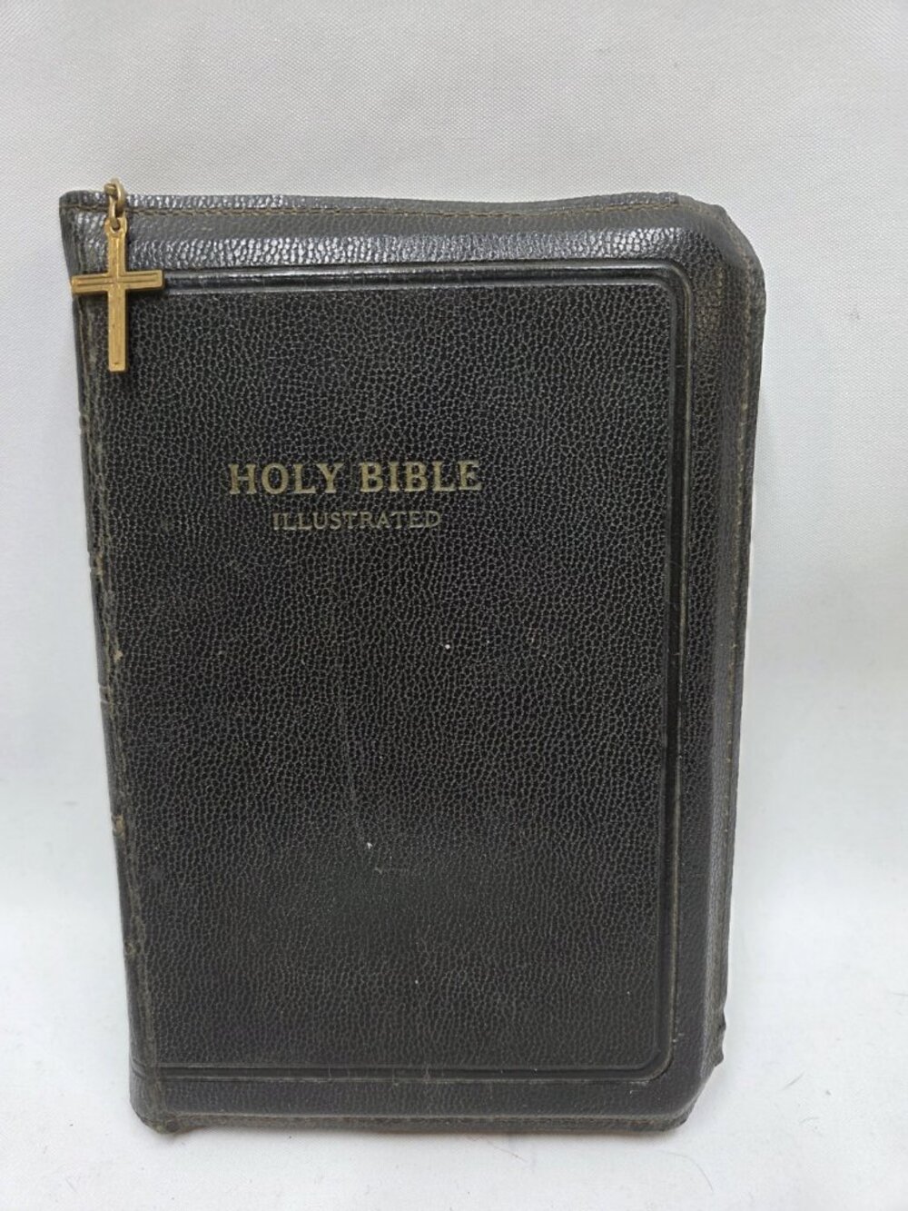 World Publishing Vintage Holy Bible Zipper Cross Pull Color Illustrations 1950's